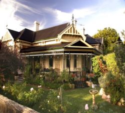 Adelaide - Bishops Garden, North Adelaide